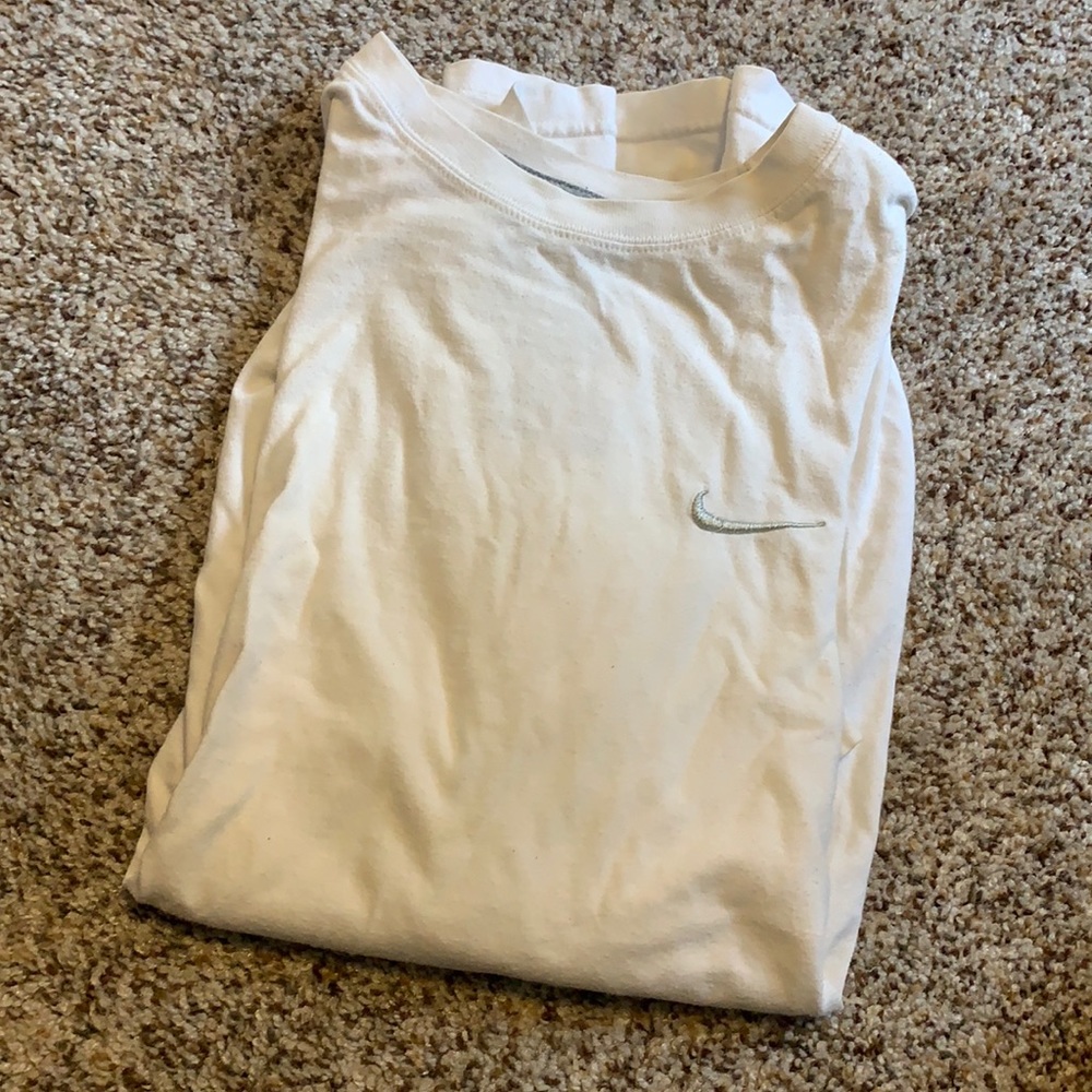 Nike Basic Tee